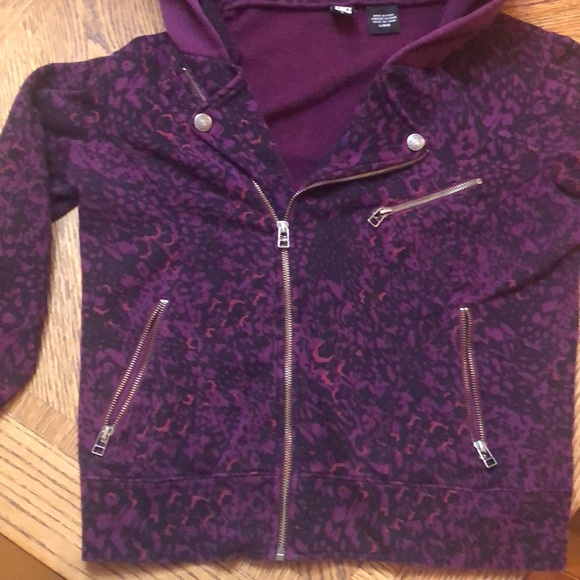 DC motor style hoodie - Picture 4 of 5